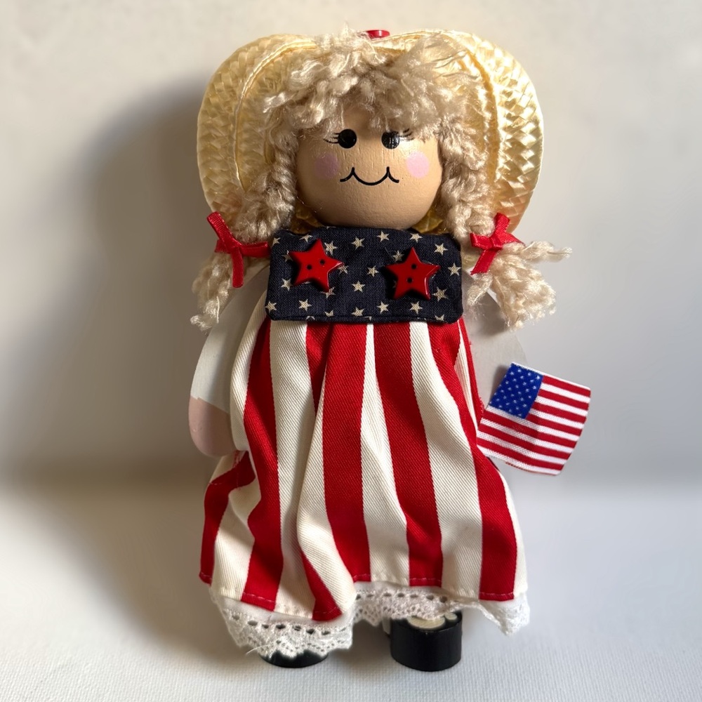 Vtg Berkeley Designs Cuddle Kidz Patriotic Wooden Folk Doll Music Box Flag